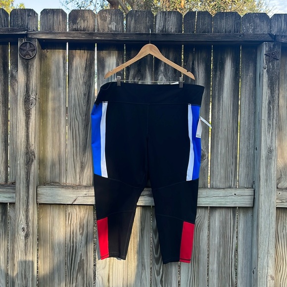 SPORTS Illustrated work out leggings - Picture 2 of 5